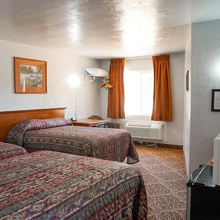Swiss Holiday Lodge Mount Shasta Buitenkant foto