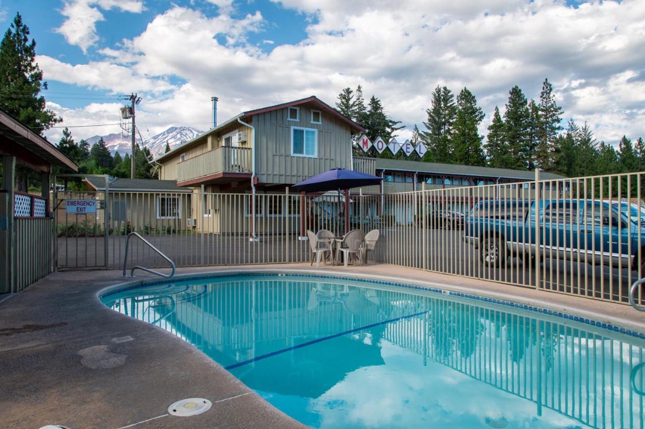 Swiss Holiday Lodge Mount Shasta Buitenkant foto