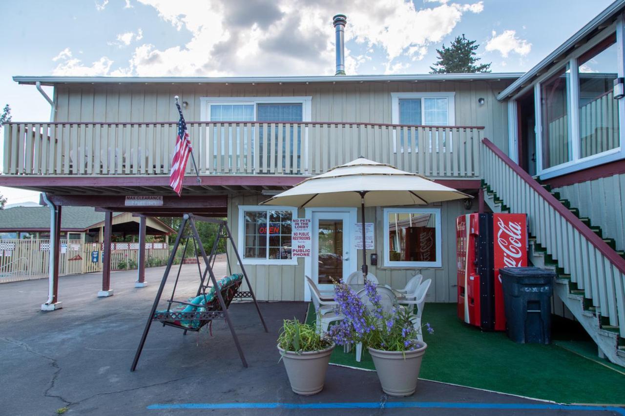 Swiss Holiday Lodge Mount Shasta Buitenkant foto