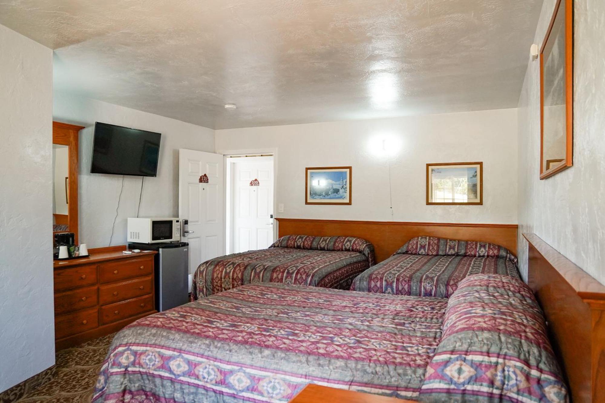 Swiss Holiday Lodge Mount Shasta Buitenkant foto