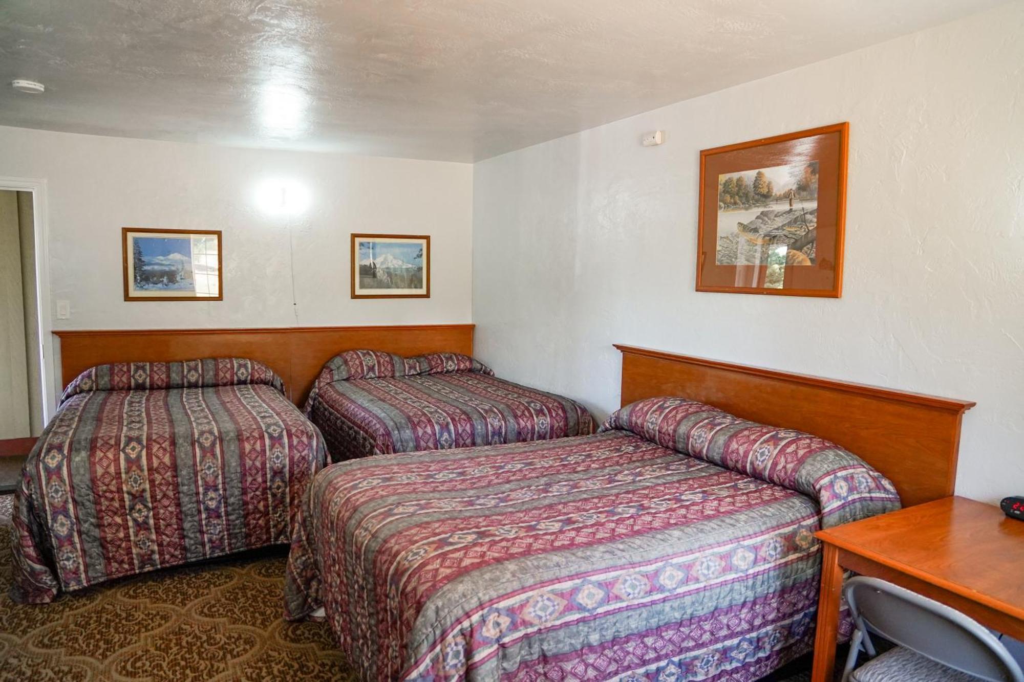 Swiss Holiday Lodge Mount Shasta Buitenkant foto