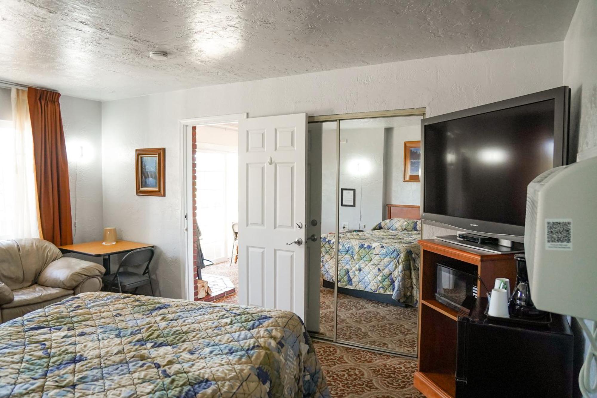 Swiss Holiday Lodge Mount Shasta Buitenkant foto