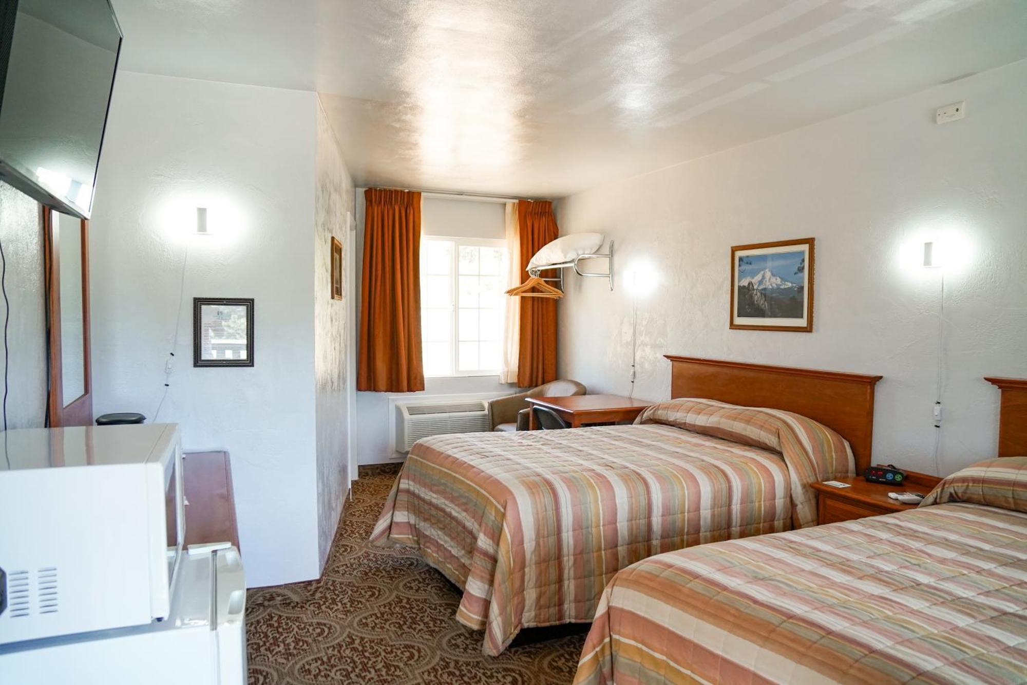 Swiss Holiday Lodge Mount Shasta Buitenkant foto