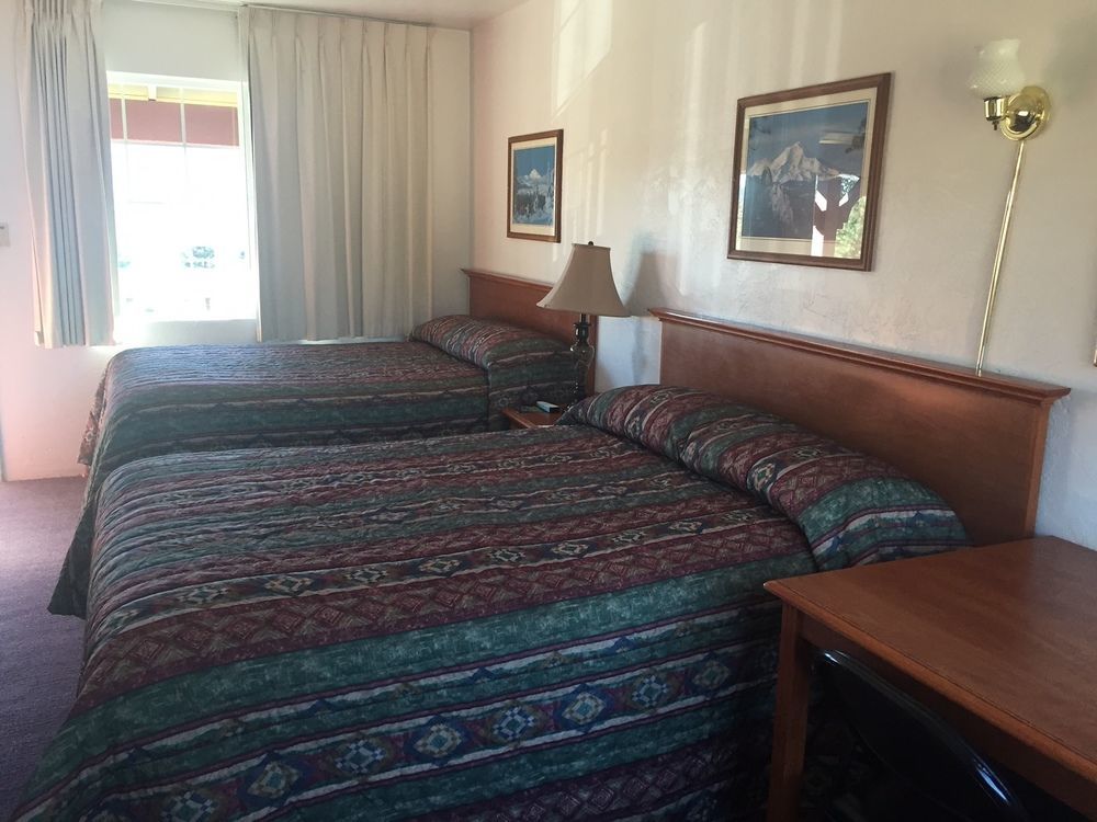 Swiss Holiday Lodge Mount Shasta Buitenkant foto