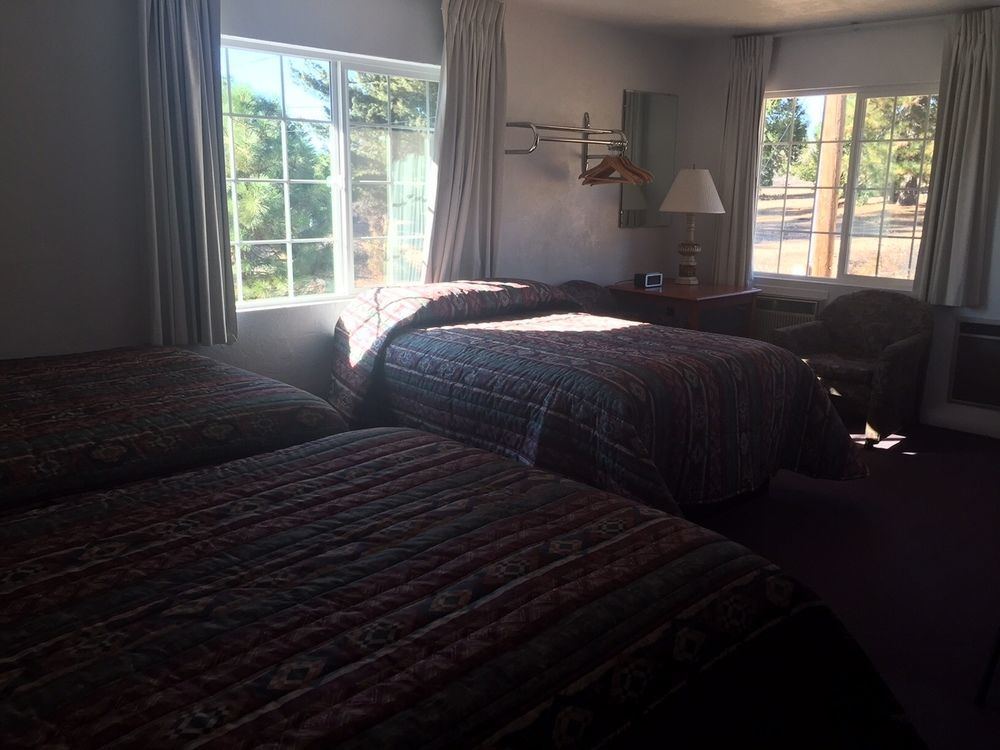 Swiss Holiday Lodge Mount Shasta Buitenkant foto