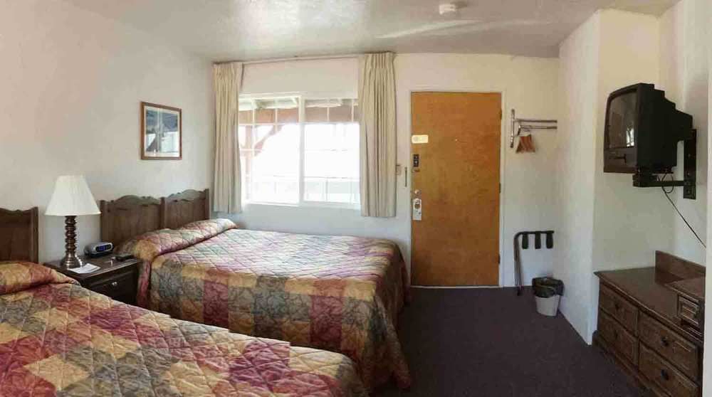 Swiss Holiday Lodge Mount Shasta Buitenkant foto